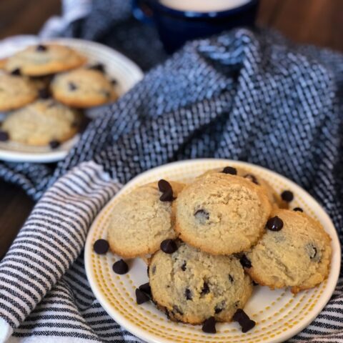 Thick and Soft Keto Chocolate Chip Cookies