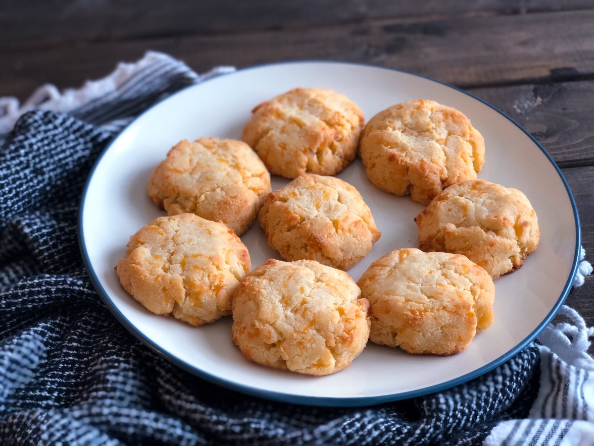 Easy Keto Chedder Biscuits Butter Together Kitchen