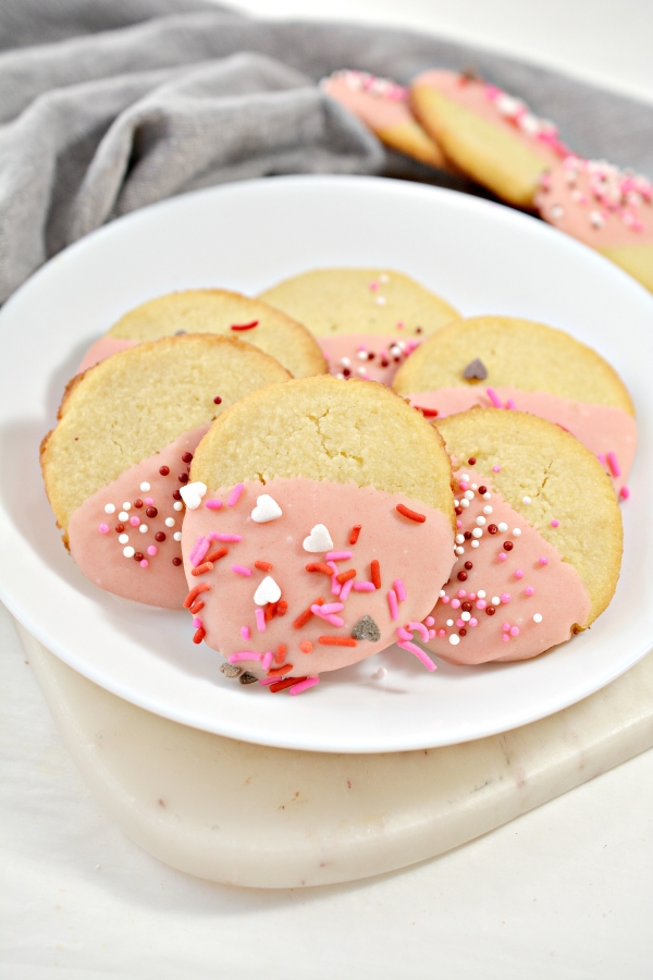 valentines day keto cookies on a plate